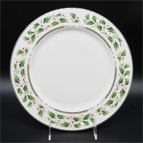 Royal Limited Holly Holiday Dinner Plates
