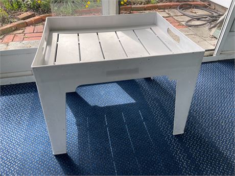 Plastic Outdoor Tray Table