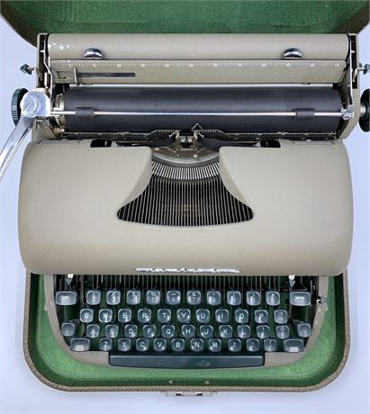 Mid Century Remington Portable Fawn Beige Metal Typewriter in Case