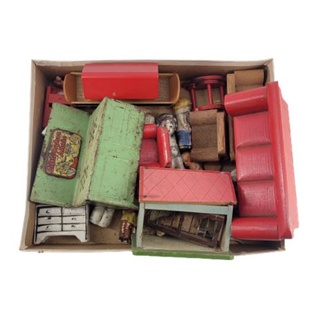Vintage Miniature Furniture / Figurine Lot