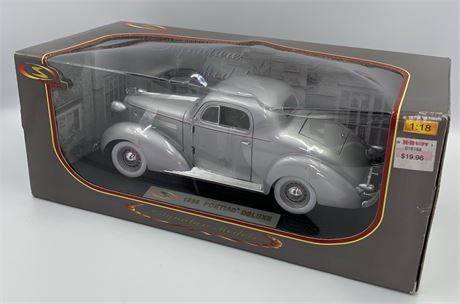 NOS 1936 Pontiac Deluxe Silver Die-Cast Signature 1:18 scale Automobile Model