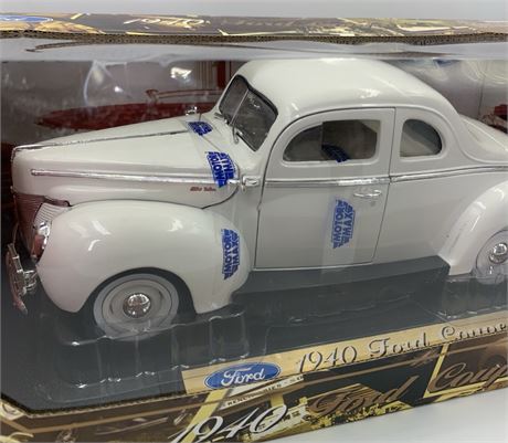 NOS 1940 White Ford Coupe Die-Cast 1:18 scale Car Model