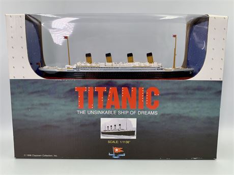 1998 NOS Titanic 1/1136 Scale Ship Model in the Box