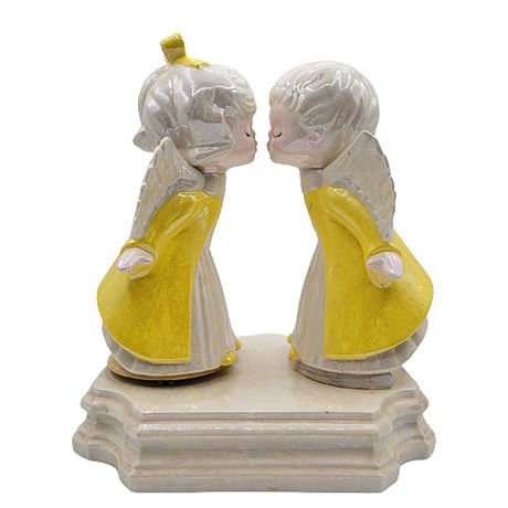 Vintage Kissing Angels Ceramic Mold Music Box