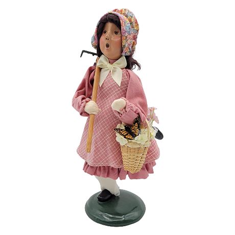 2004 Byers' Choice "The Carolers" Girl w/ Rake & Basket
